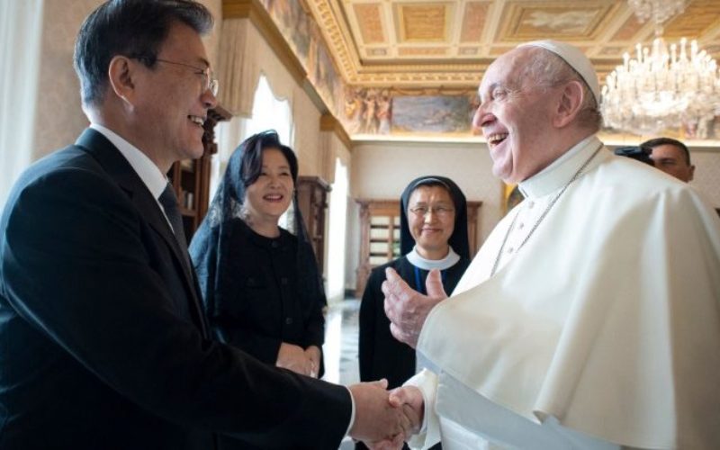 Папата во аудиенција го прими јужнокорејскиот претседател Мун Џе-ин