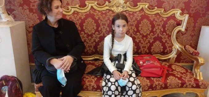 Папата Фрањо ја прими малата Фијамета, девојчето „кое го раздвижи светот“