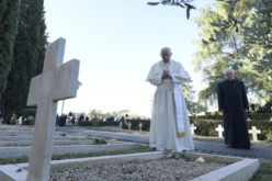 Папата: Гробовите на починатите во војна се крик за мир