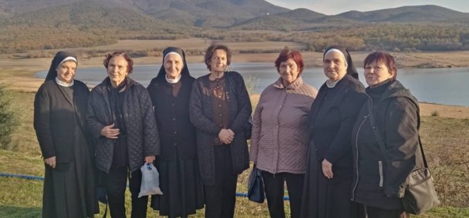 Сестрите Евхаристинки од Гевгелија продолжуваат со својот молитвен синодален ôд