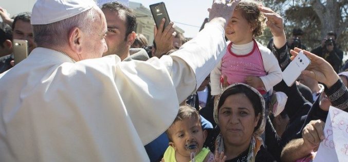 Папата оди на „поклонение на изворите“ во Кипар и Грција