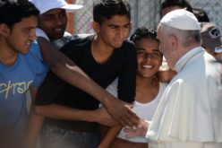 Папата: Недостатокот на почитување на границите ја намалува човечност