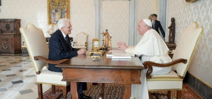 Папата Фрањо го прими италијанскиот претседател Матарела