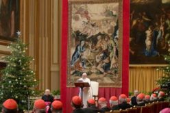 Папата до Римската курија: Поуката од Божиќ е понизноста