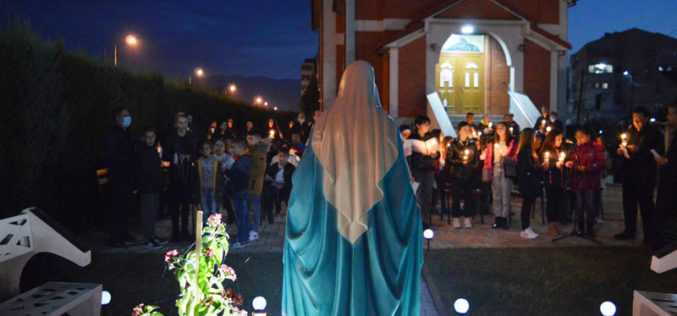 Бискупот Стојанов на Радио Марија молеше за мир во Украина