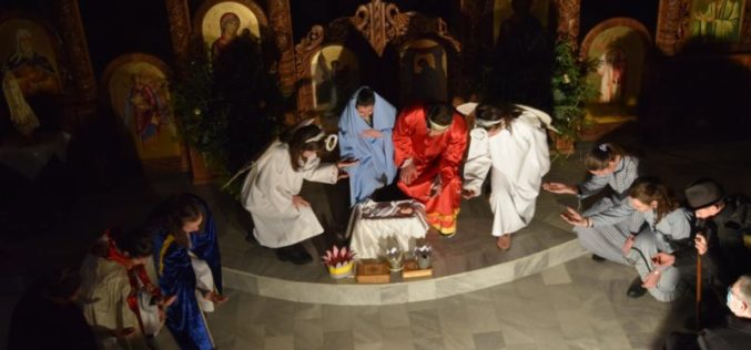 Младите од Радово во домот за стари лица „Отворено Срце“ и Казнено-поправната установа „Затвор Струмица“ ја пренесоа божиќна радост