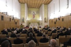 Папата ги повика членовите на курија самите да се погрижат за духовните вежби