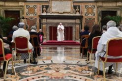 Папата: Грижете се за младите и оние кои страдаат од пандемијата