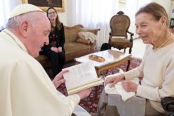 Папата Фрањо се сретна со Едит Брук
