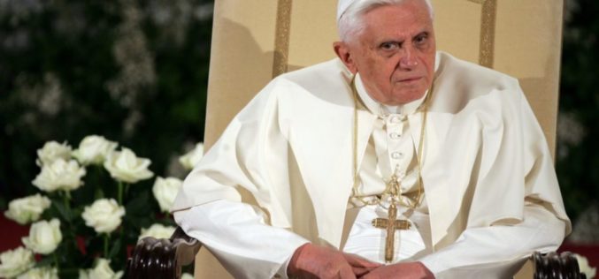 Писмо од почесниот папа Бенедикт XVI по објавениот контроверзен извештај