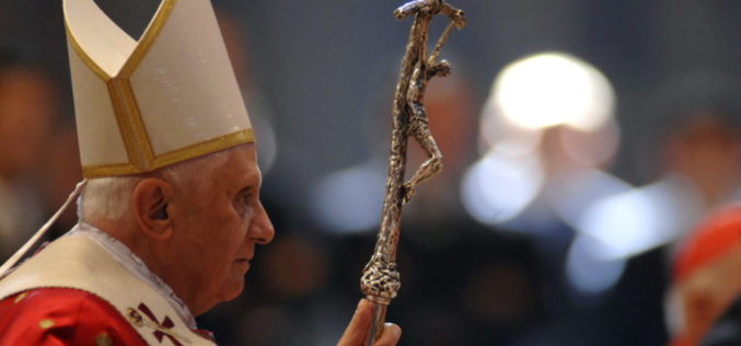 Правните експерти се спротивставија на контроверзниот извештај: „Како кардинал, Бенедикт XVI не прикривал случаи на сексуална злоупотреба“