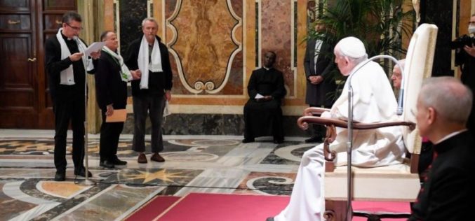 Папата: Да го гледаме светот со Божјиот нежен поглед