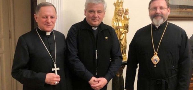 Средба на кардиналот Крајевски, архиепископот Шевчук и митрополитот Мокрзицки