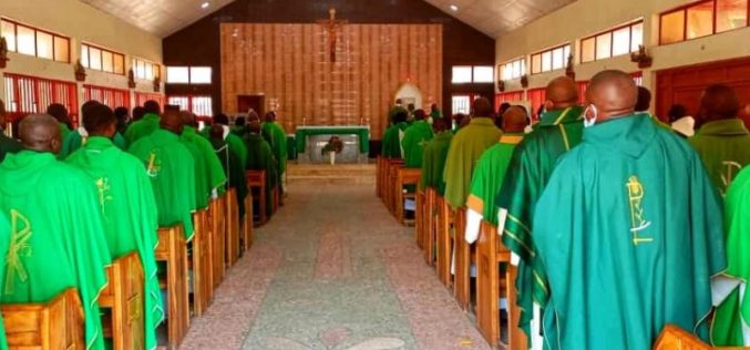 Убиен чувар и киднапиран свештеник во Нигерија