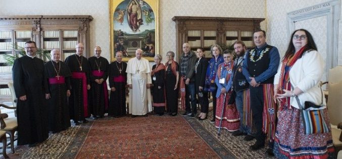 Папата Фрањо се сретна со претставници на канадски домородци