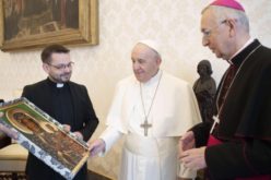 Папата се сретна со претседателот на Полската бискупска конференција