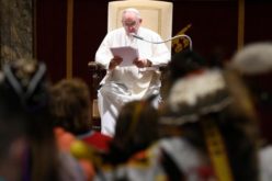 Папата до канадските домородци: Црквата е со вас и сака да продолжи да патува со вас