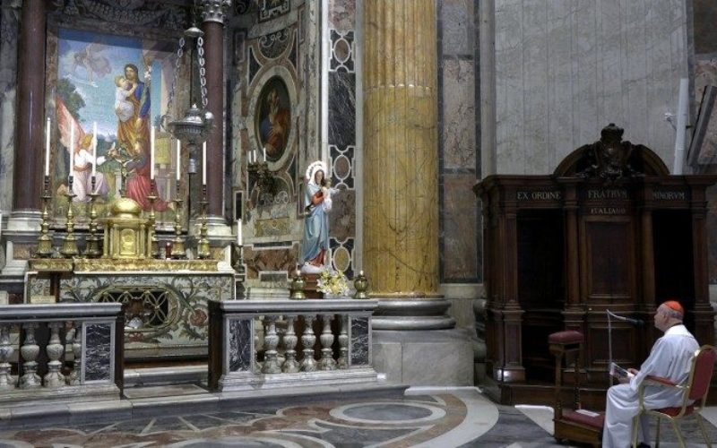 Маријанскиот месец во ватиканската базилика