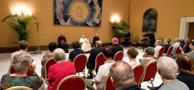 Папата: Следете го свети Шарл де Фуко на патот на маленкоста, понизноста и солидарноста