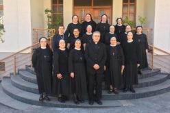 Сестрите Евхаристинки му го честитаа именденот на епископот Стојанов