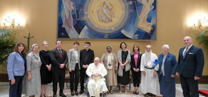 Папата: Братство е да се „извалкаат рацете“ на периферијата на светот, како Исус