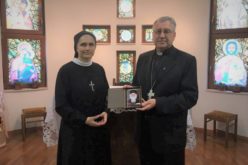 Средба на епископот Стојанов со с. Јоана Тончева, генерална настојателка на Сестрите Евхаристинки