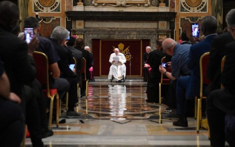 Папата: Блискост, сочувство и нежност кон луѓето