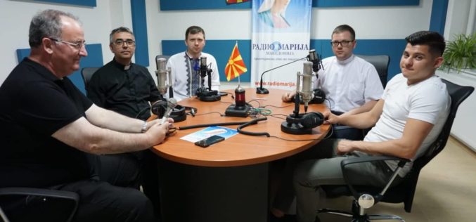 Свештеници од Украина и Бугарија во посета на Радио Марија