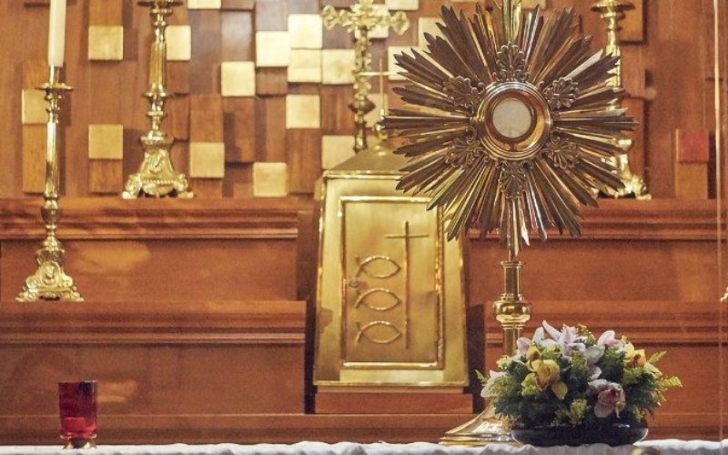 Папата нема да служи свечена света Литургија на празникот Тело Христово