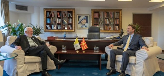 Надбискупот Галагер се сретна со министерот Османи