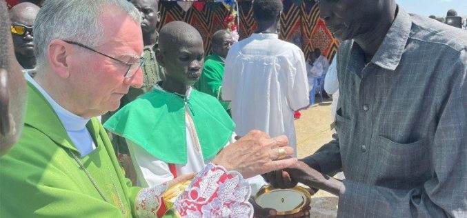 Кардинал Паролин посети логор за бегалци во Јужен Судан