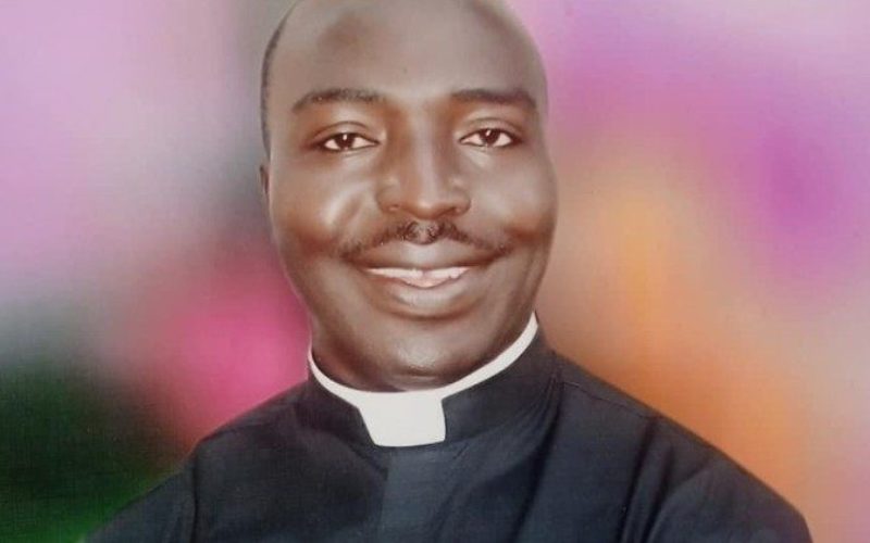 Еден од двајцата киднапирани свештеници во Нигерија е убиен