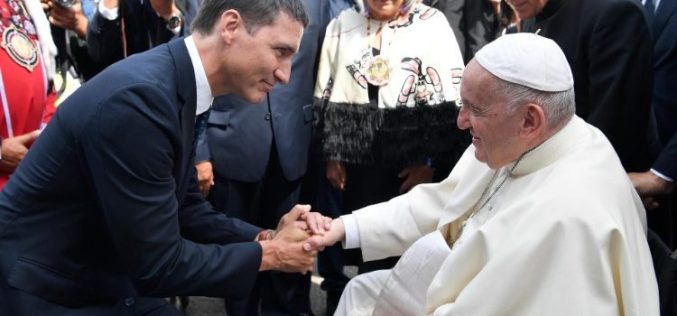 Папата Фрањо пристигна во Канада
