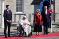 Папата Фрањо во Квебек се сретна со гувернерката Симон и премиерот Трудо