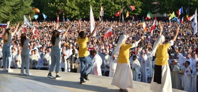 Папата на учесниците на Младифест: Верувајте во Исус и најдете мир