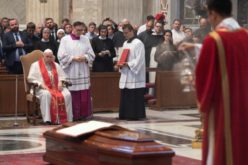 Испраќање од кардинал Јозеф Томко во Ватикан