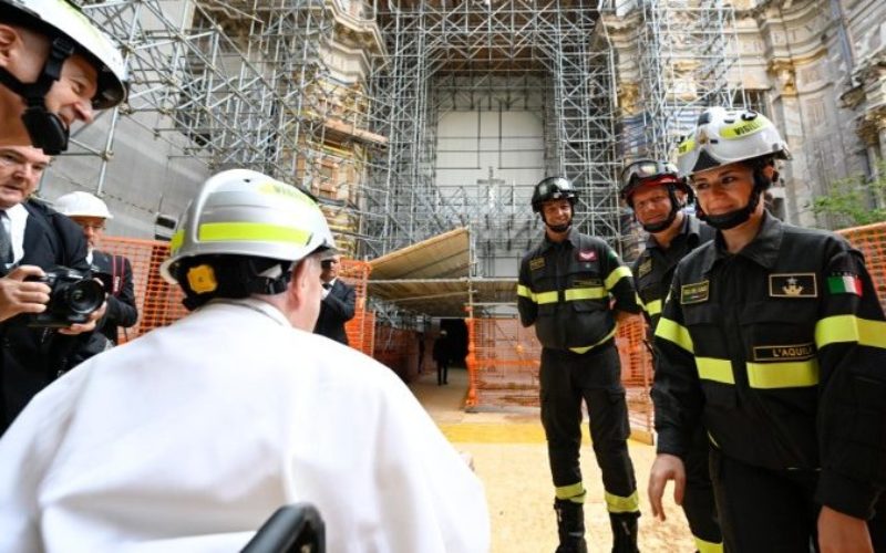 Папата до населението во Аквила погодено од земјотрес: Сеќавањето е силата на еден народ