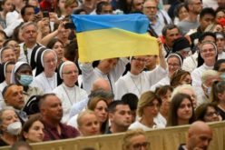 Украина и Светиот Престол: Папата го штити животот, не зазема политички ставови