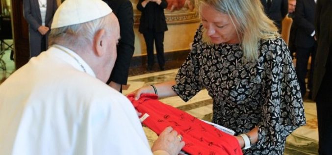Папата се сретна со претставници на Шпанскиот Каритас