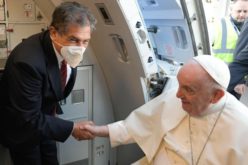 Папата Фрањо го започна патувањето во Казахстан