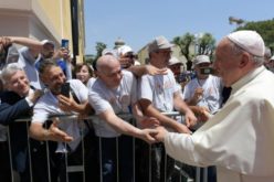 Папата Фрањо: Време е човештвото да го смени правецот
