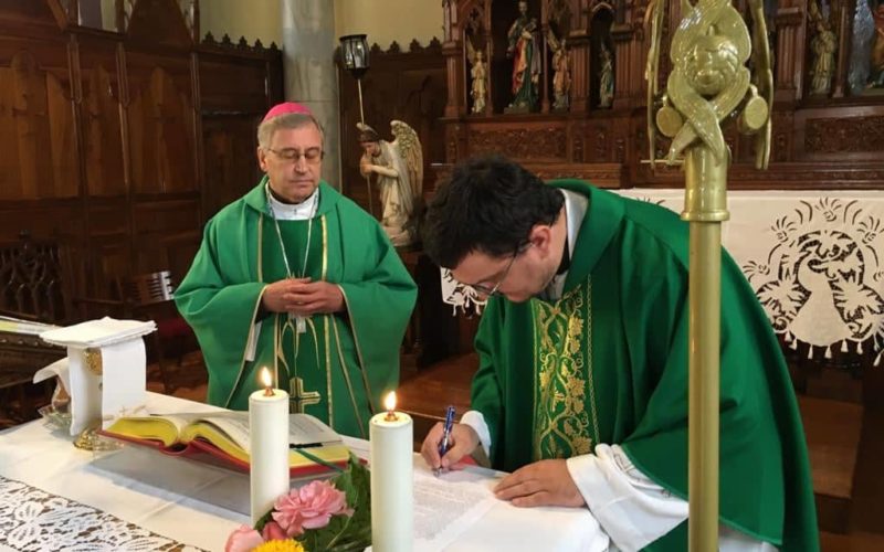 Бискупот Стојанов во Битола го воведе во служба новиот парох