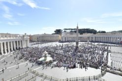 Папата се моли за жртвите од ураганот Иан и трагедијата на стадионот во Маланг