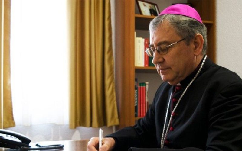 Бискупот Стојанов упати честитка до надбискупот Кутлеша