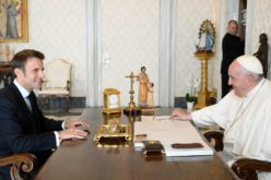 Средба на папата Фрањо со францускиот претседател Макрон, во центарот на разговорот, мирот во светот