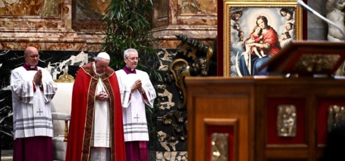 Папата: Евангелието е јасно; сиромашните треба да се сакаат и да им се служи без компромиси