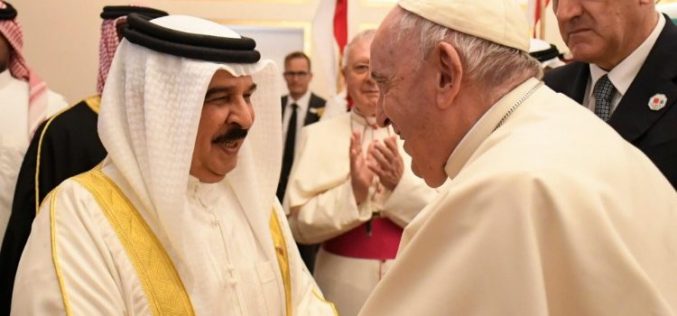 Папата Фрањо замина од Бахреин