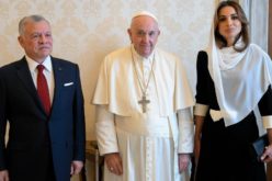 Папата се сретна со јорданскиот кралски пар