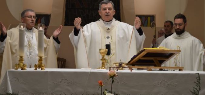 Бискупот Стојанов и надбискупот Вукшиќ служеа света Литургија во Скопје