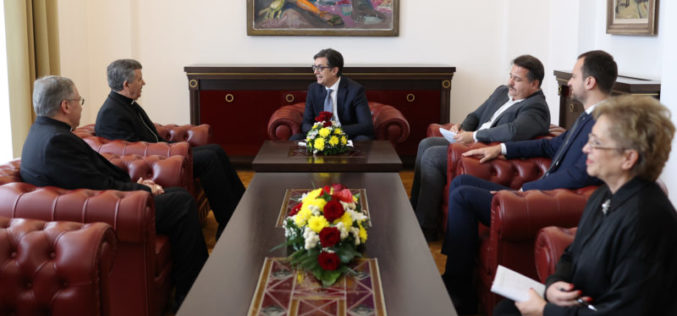 Надбискупот Вукшиќ се сретна со претседателот Пендаровски
